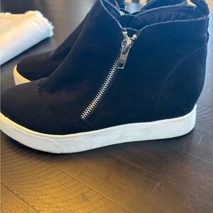 🎉Women's Black Suede Sneakers